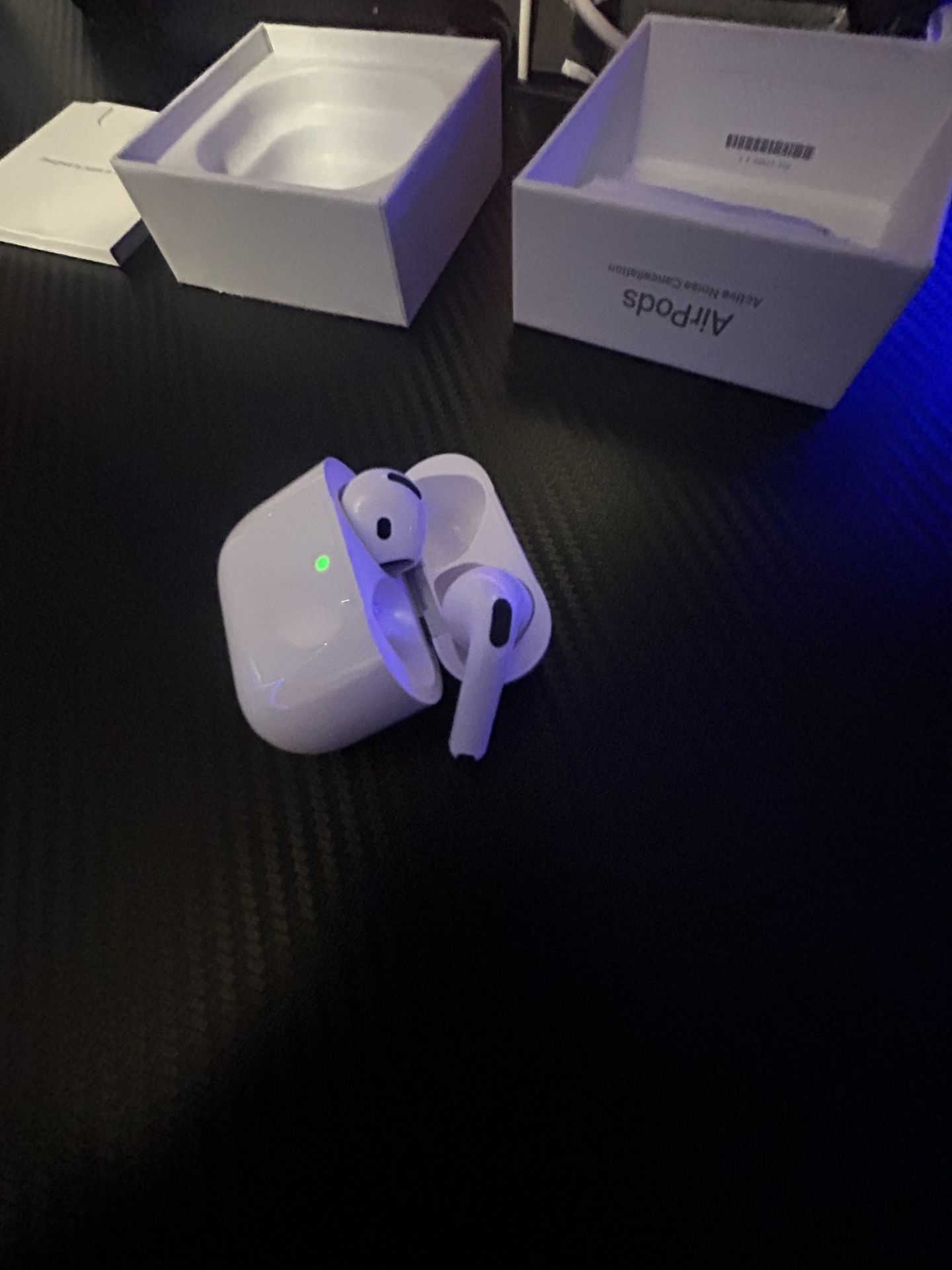 Selling airpods 4th gen noise cancellation Asking price $150