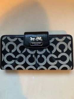 Brand new Woman’s Coach Wallet AUTHENTIC 100% real COLOR: Black/Silver