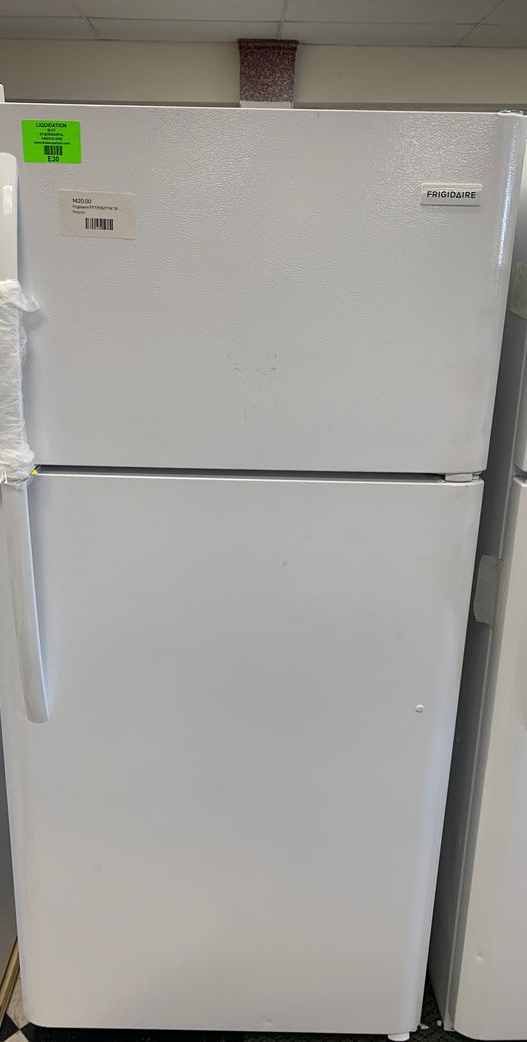 BRAND NEW FRIGIDAIRE FFTR1821TW TOP FREEZER REFRIGERATOR VS4