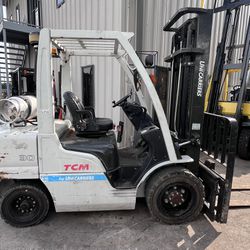2014 Unicarriers Forklift 6000 Lbs.
