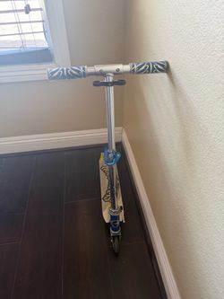 Razor Kick Scooter Blue and Silver