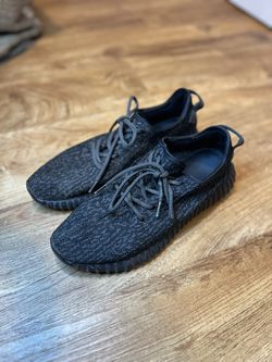 Men’s Size 11 Black Knit Sneakers – Yeezy Style – Great Condition