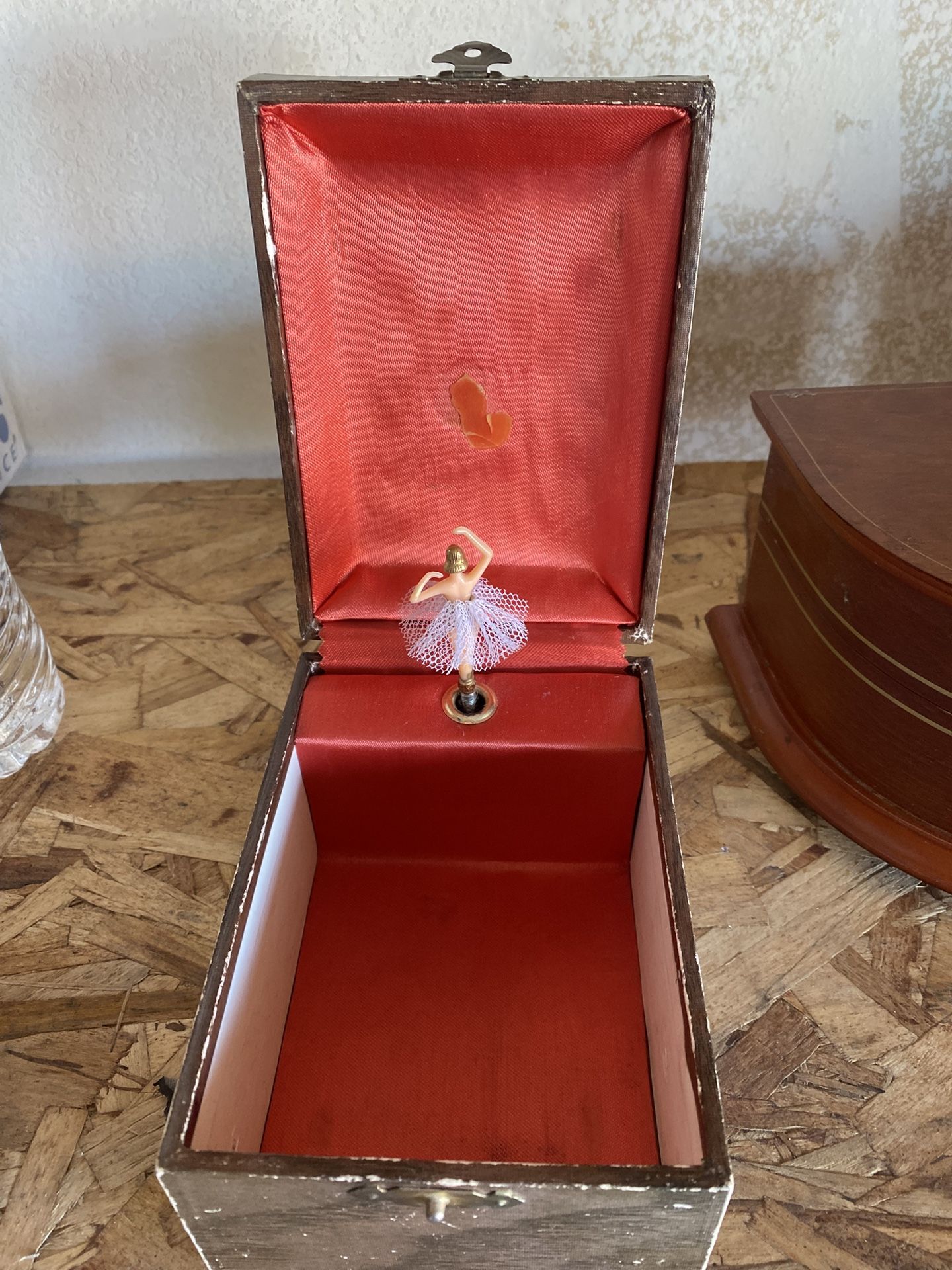 Vintage antique ballerina music box