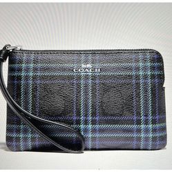 New Coach Zip Wristlet