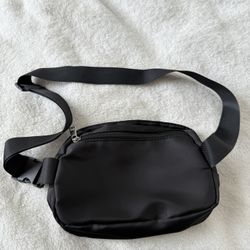 Black Waist Bag / Crossbody – Simple & Handy