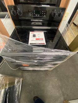 Whirlpool WFES3330RB Electric Range