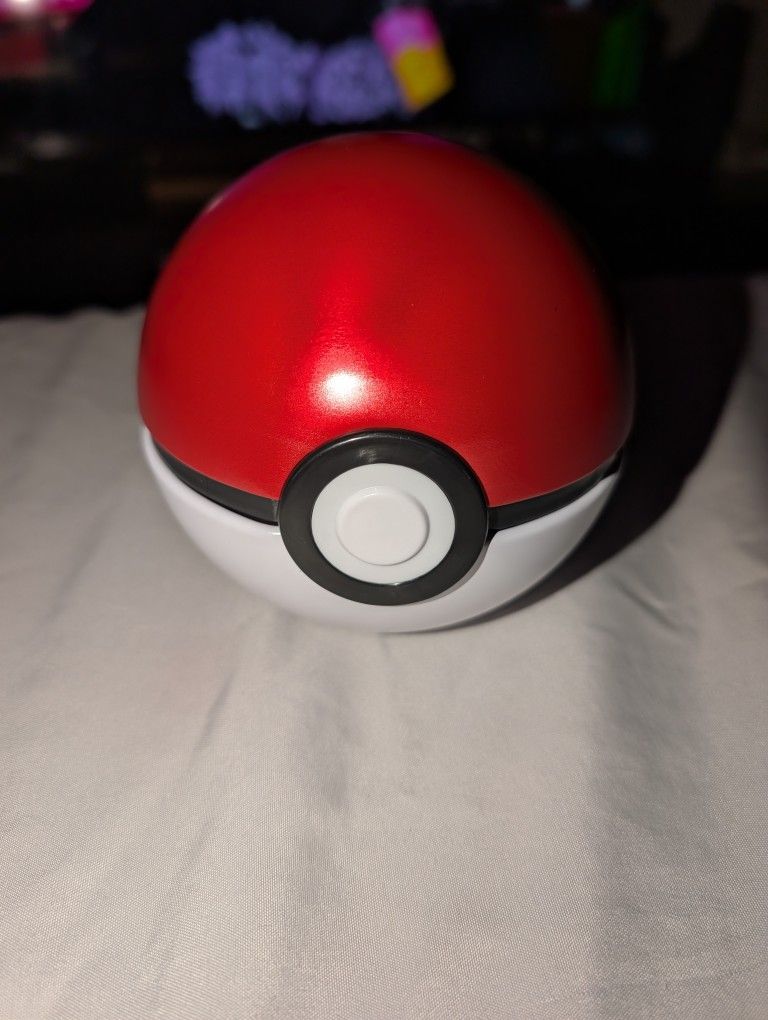 Poke Ball Official Pokémon Tin *Empty*