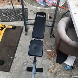 Bench Press W/leg Extension