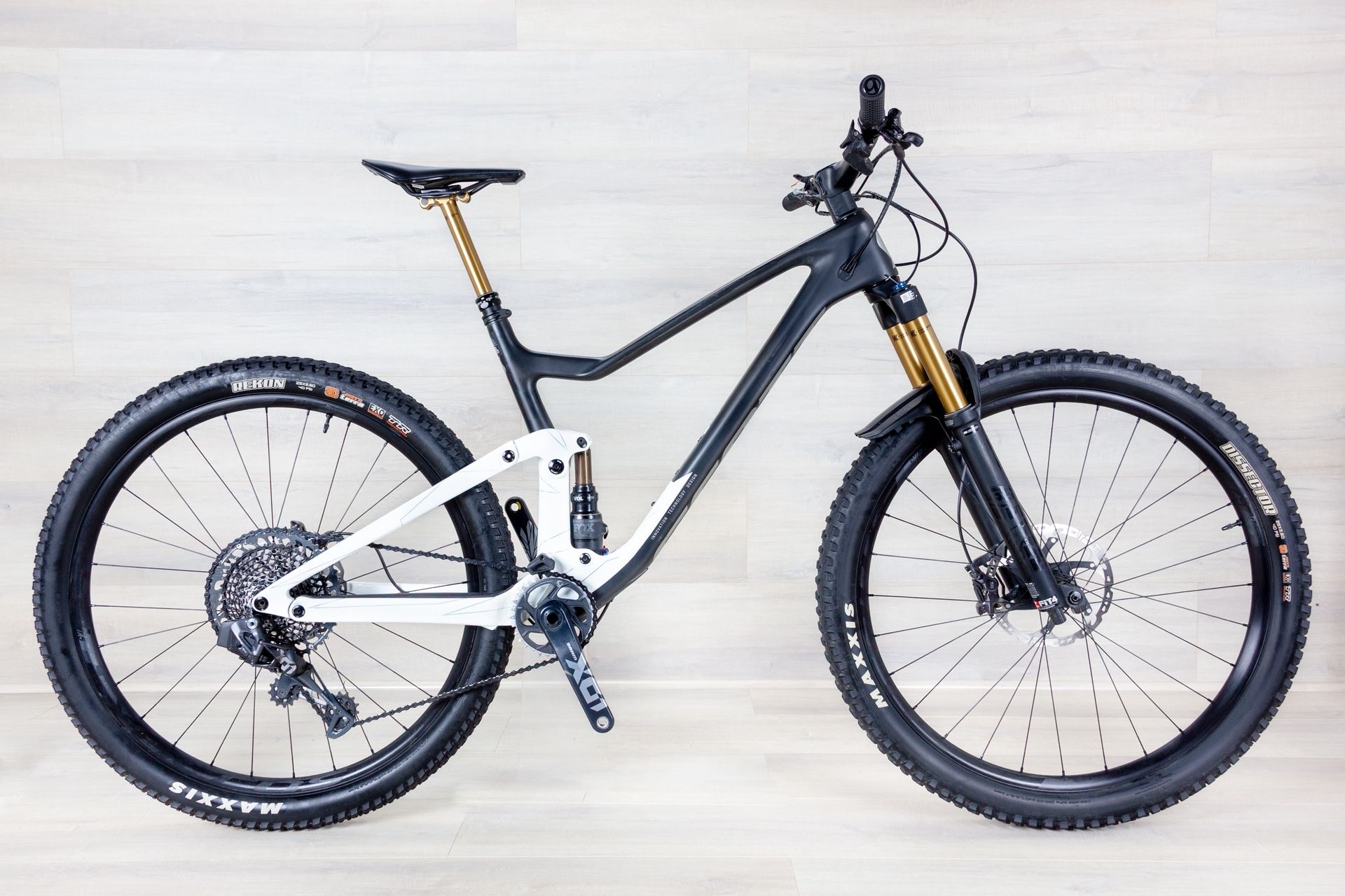 Scott Genius 900 Tuned AXS , Size - Large, Carbon full suspension mountain bike, SRAM X01 AXS
