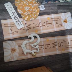 Free Decorations Read Description 