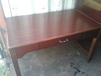 Desk/table