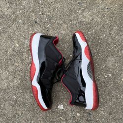 JORDAN 11 BRED LOW SZ 11 NO BOX