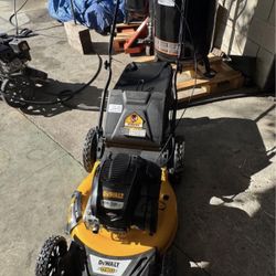 DEWALT 21 in. 163cc Briggs and Stratton 725Exi Engine Rear Wheel Drive 3-in-1 Gas Self Propelled Wal