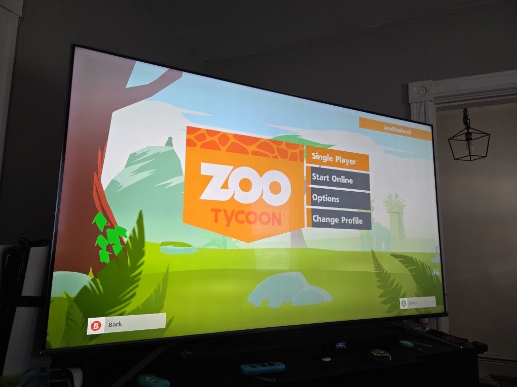 Used New Condition 2021 Hisense ULED 75'8K Smart TV 