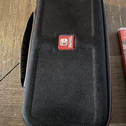 NINTENDO SWITCH CASE & GAME BUNDLE 