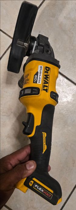 FLEXVOLT 60V MAX Cordless Brushless 4.5 in. to 6 in. Small Angle Grinder with Kickback Brake (Tool O