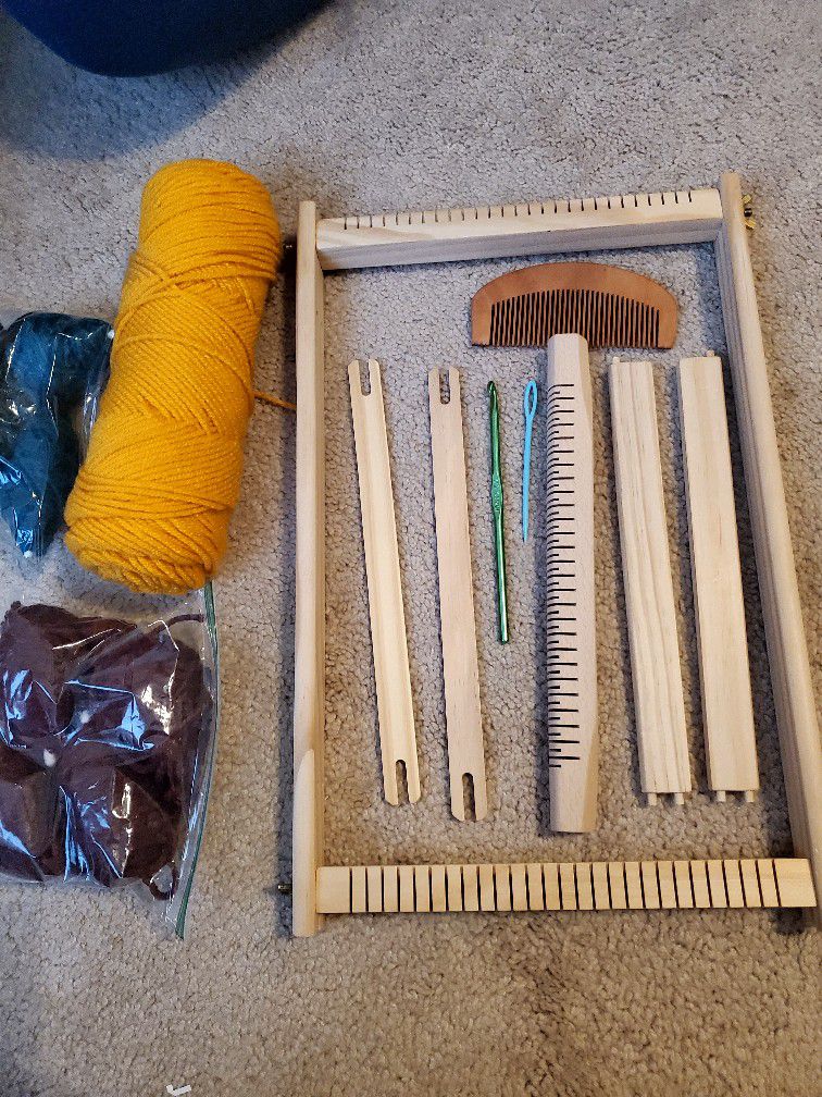 Weaving Loom And Yarn