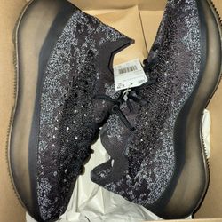 Yeezy Boost 380 - Onyx RF Sz 7.5