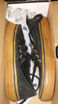 AUTHENTIC VANS SIZE 5 MEN'S