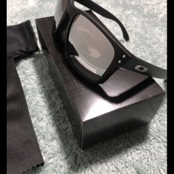 Oakley Holbrook Sunglasses Black Matte Mirror Silver Lens