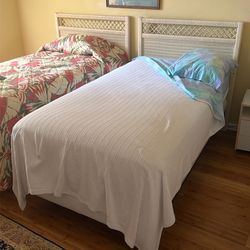 Twin Beds MattressFrames and Headboards