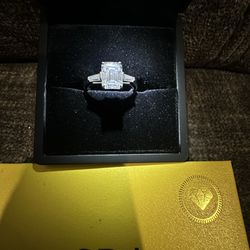 Moissanite Diamond Women’s Baguette Ring Size 7