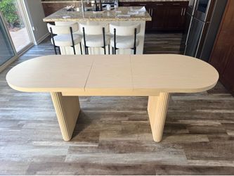 Light oak Homary dining table