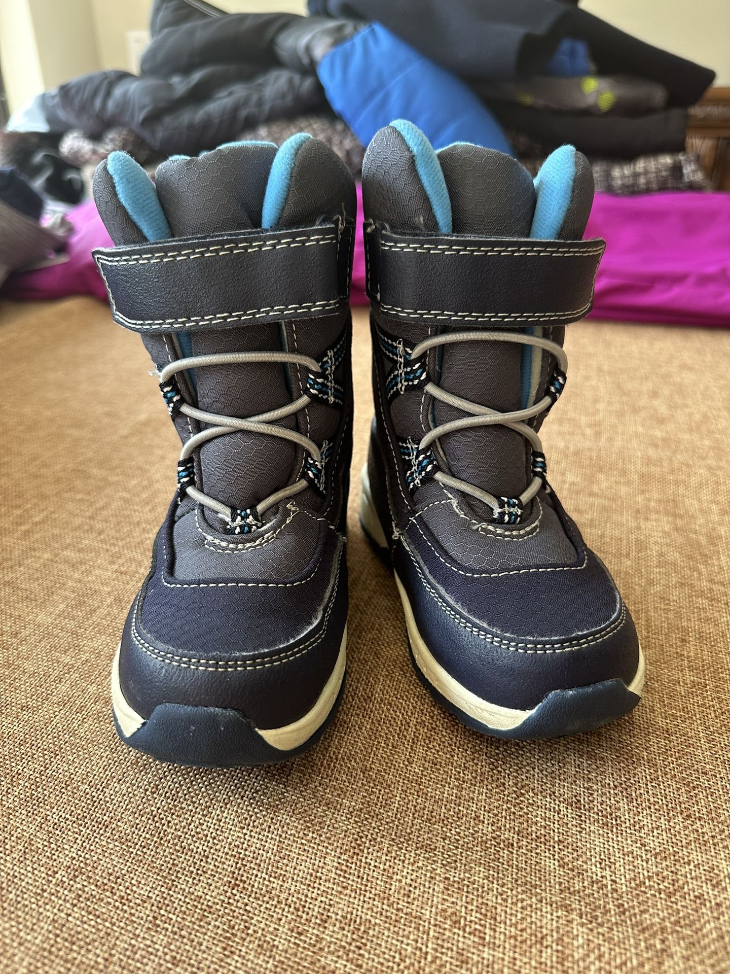 Carter’s Little Kids Snow Boots Size 10