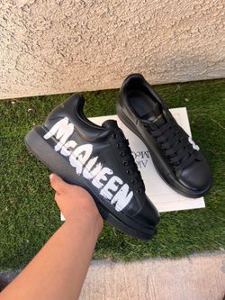 Alexander McQueen graffiti