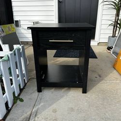 Mainstays Hillside Nightstand with Drawer, Black Finish. Scratched