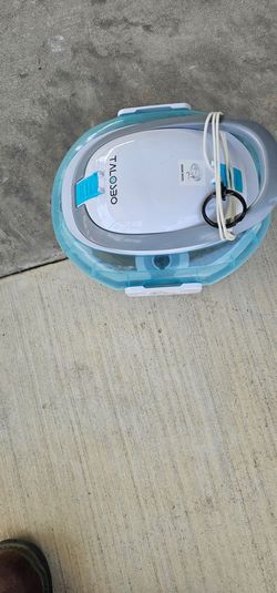 Pool vacuum robot