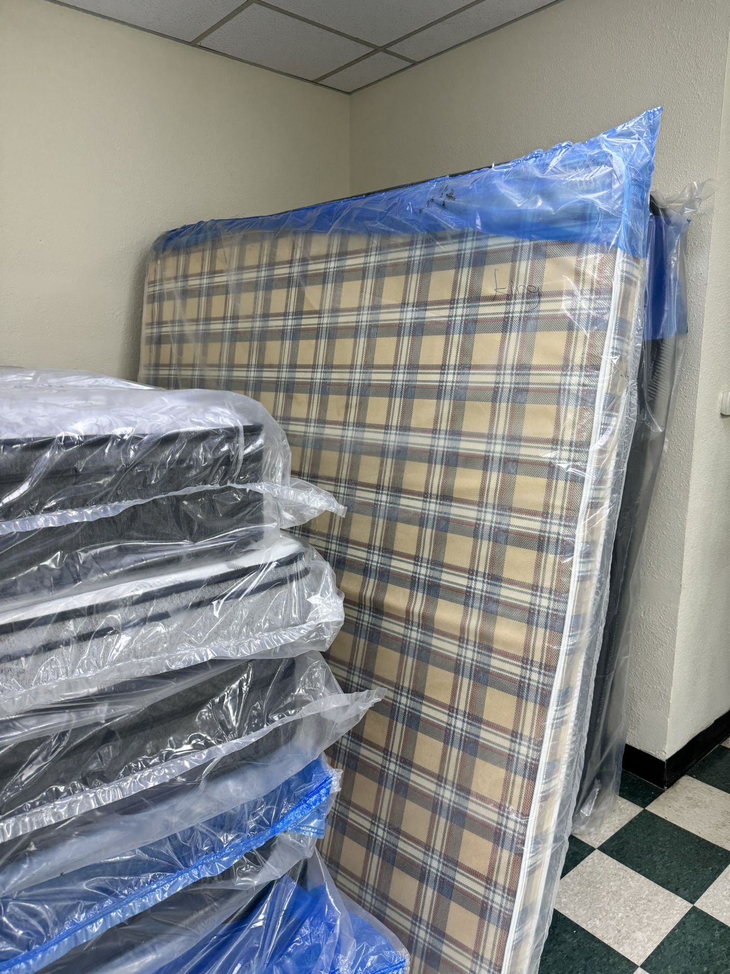 🛏️ Exclusive Mattress Savings by Appointment Only!