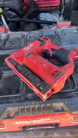 M12 crown stapler