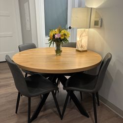 Dining Set plus Table Lamp