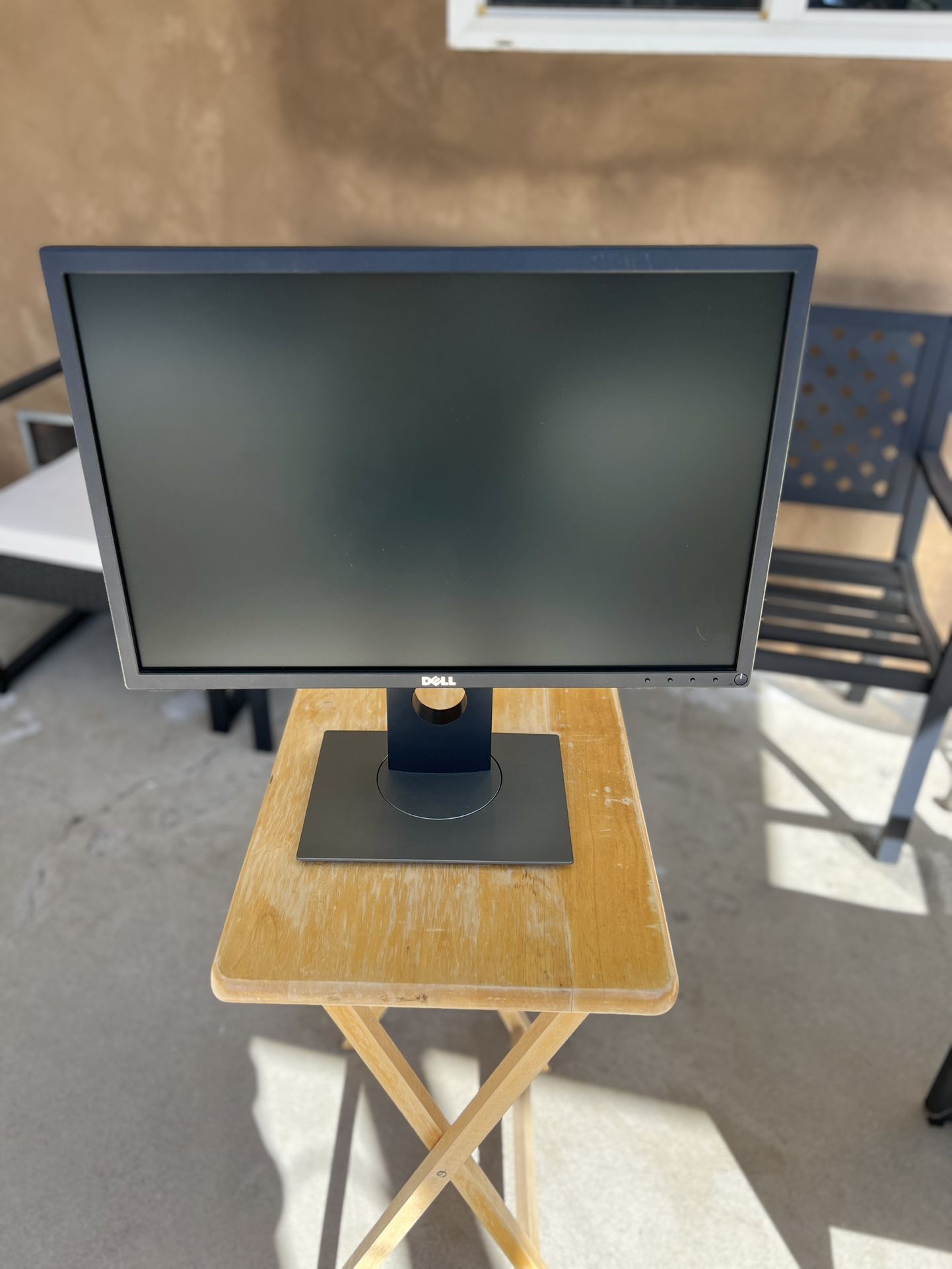 Dell P2217 22” inch Widescreen Monitor