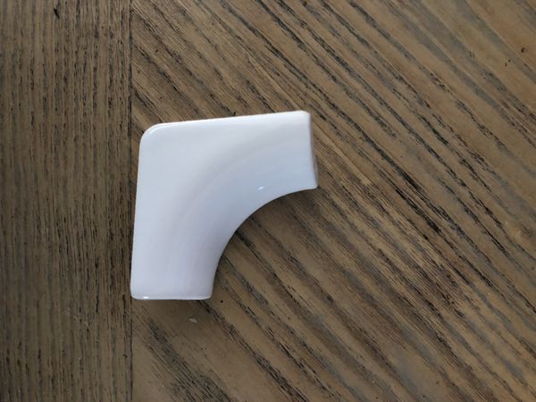 dal-tile-0100-white-quarter-round-inside-corner-sink-rail-corner