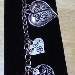 New Silver Mom Charm bracelet 7.5 inches