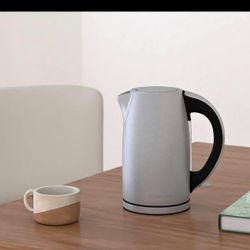 Cuisinart 1.7L Stainless Steel Cordless Electric Kettle – New (Open Box)