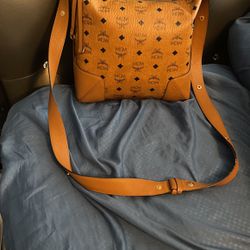 MCM bag ..chestnut 
