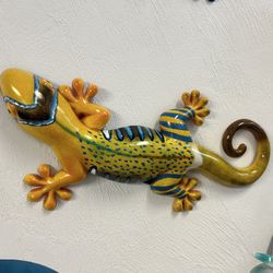 New Resin 18” Gecko 