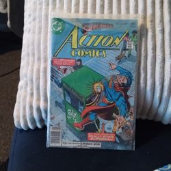 Superman's Action Comics No 475