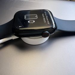 Apple Watch Series 9 – 45mm – GPS + Cellular – Like New