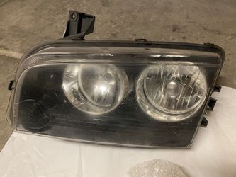 2006-2010 Dodge Charger Headlights With Red/blue Police Lights (illegal To Use)