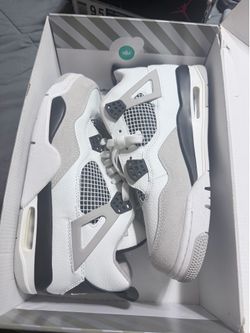Men’s Jordan 4s
