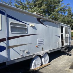 32ft 2004 Keystone Sprinter