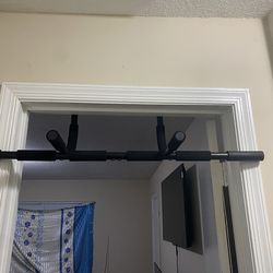 Pull up bar
