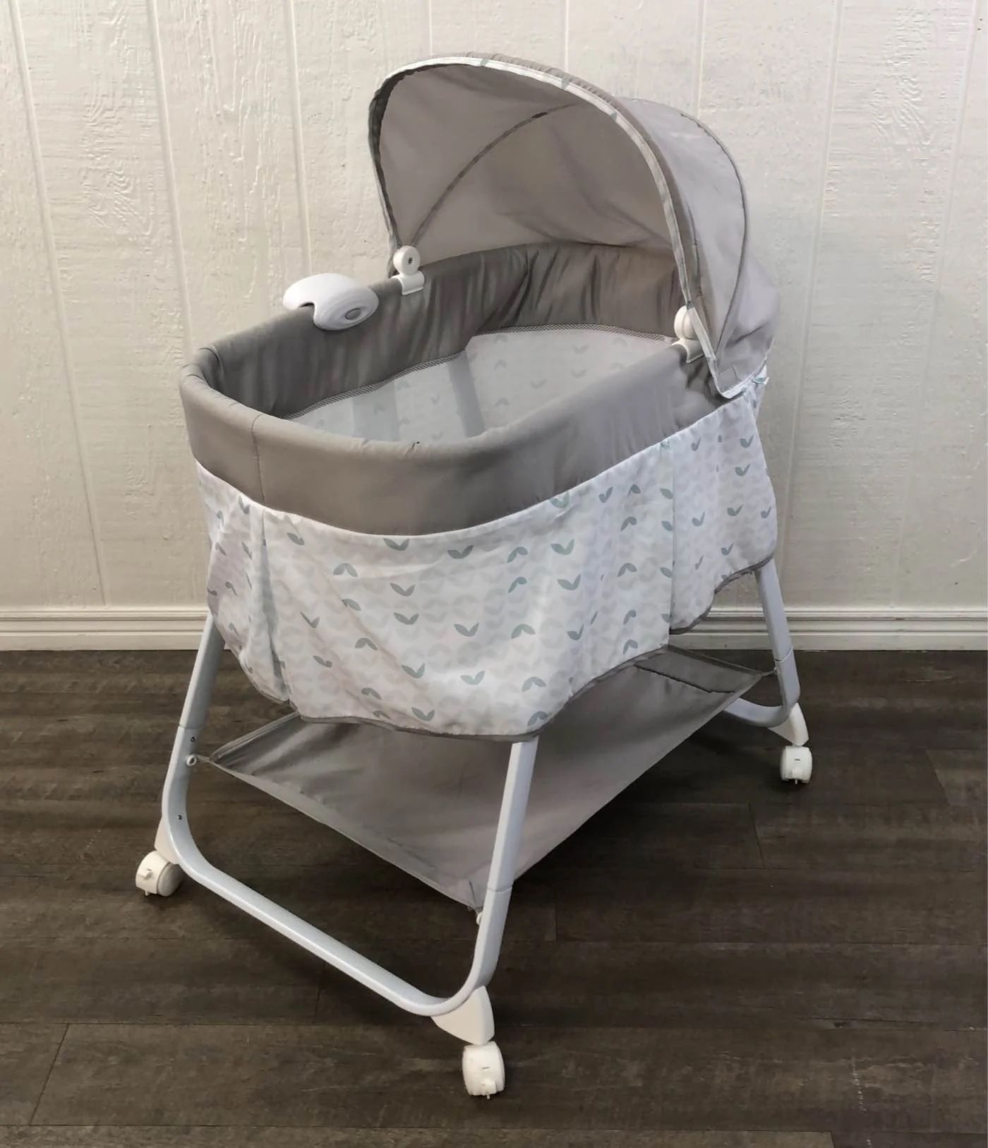 Ingenuity Ity Snuggity Snug Portable Baby Bedside Bassinet with Soothing Vibrations
