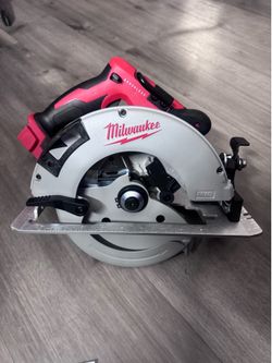 Milwaukee M18 Brushless 7 1/4 Inch Circular Saw