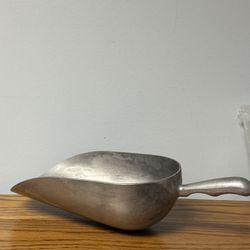 METAL ICE SCOOP (85oz)