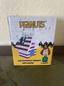 Peanuts Snoopy LED Patriotic Snoopy Dog House 4th Of July New